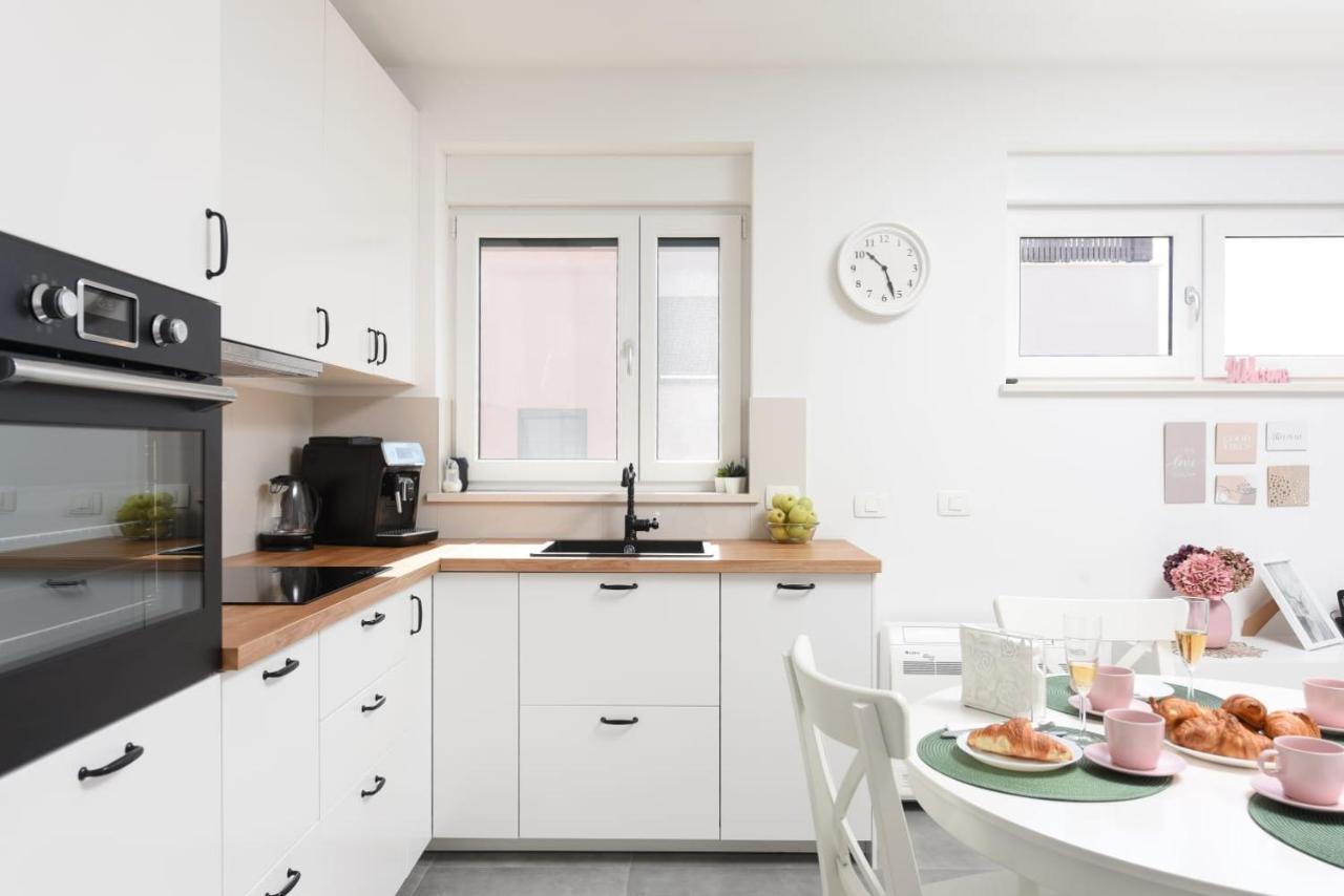 Novi Apartman Franka Appartement Zadar Buitenkant foto