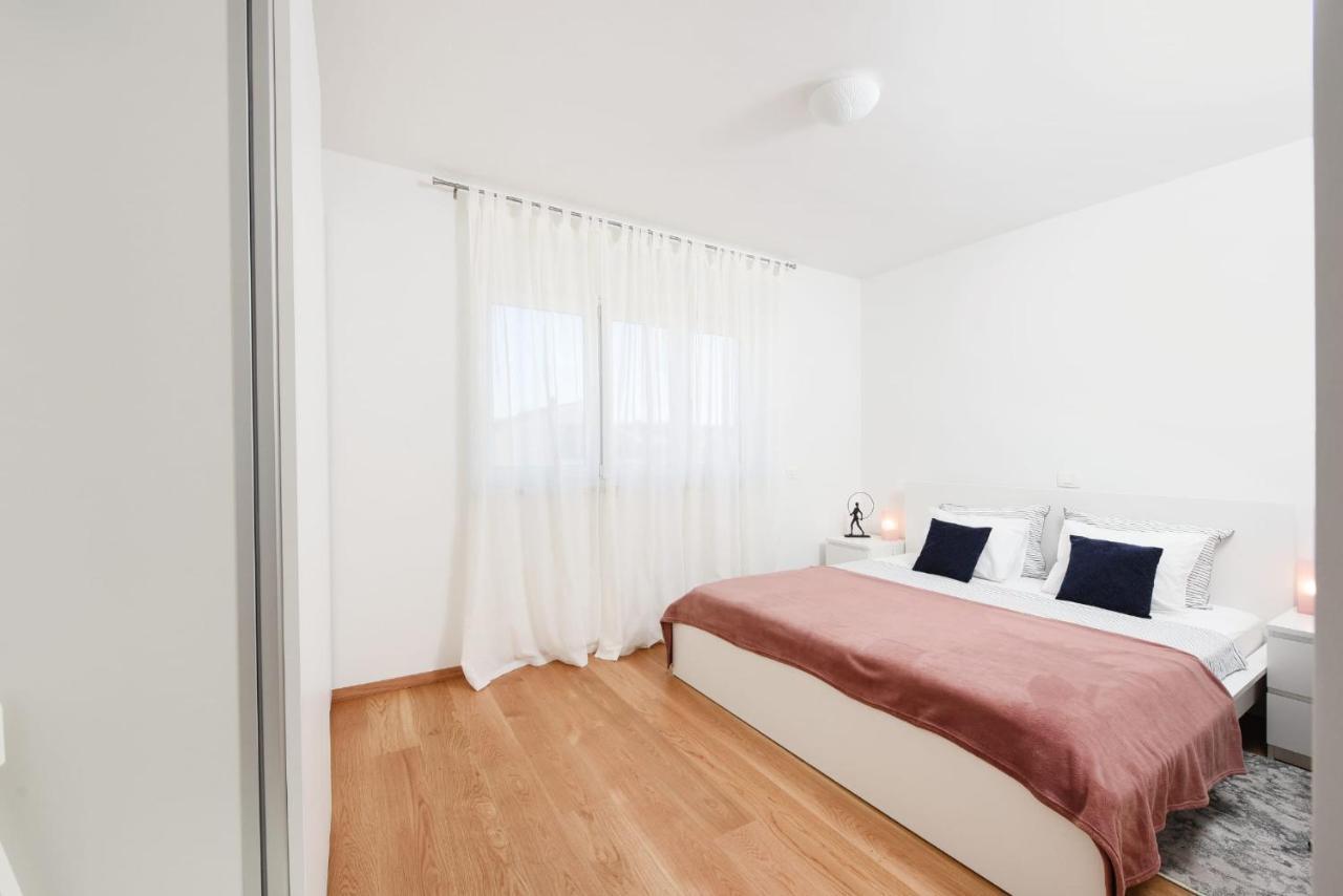 Novi Apartman Franka Appartement Zadar Buitenkant foto