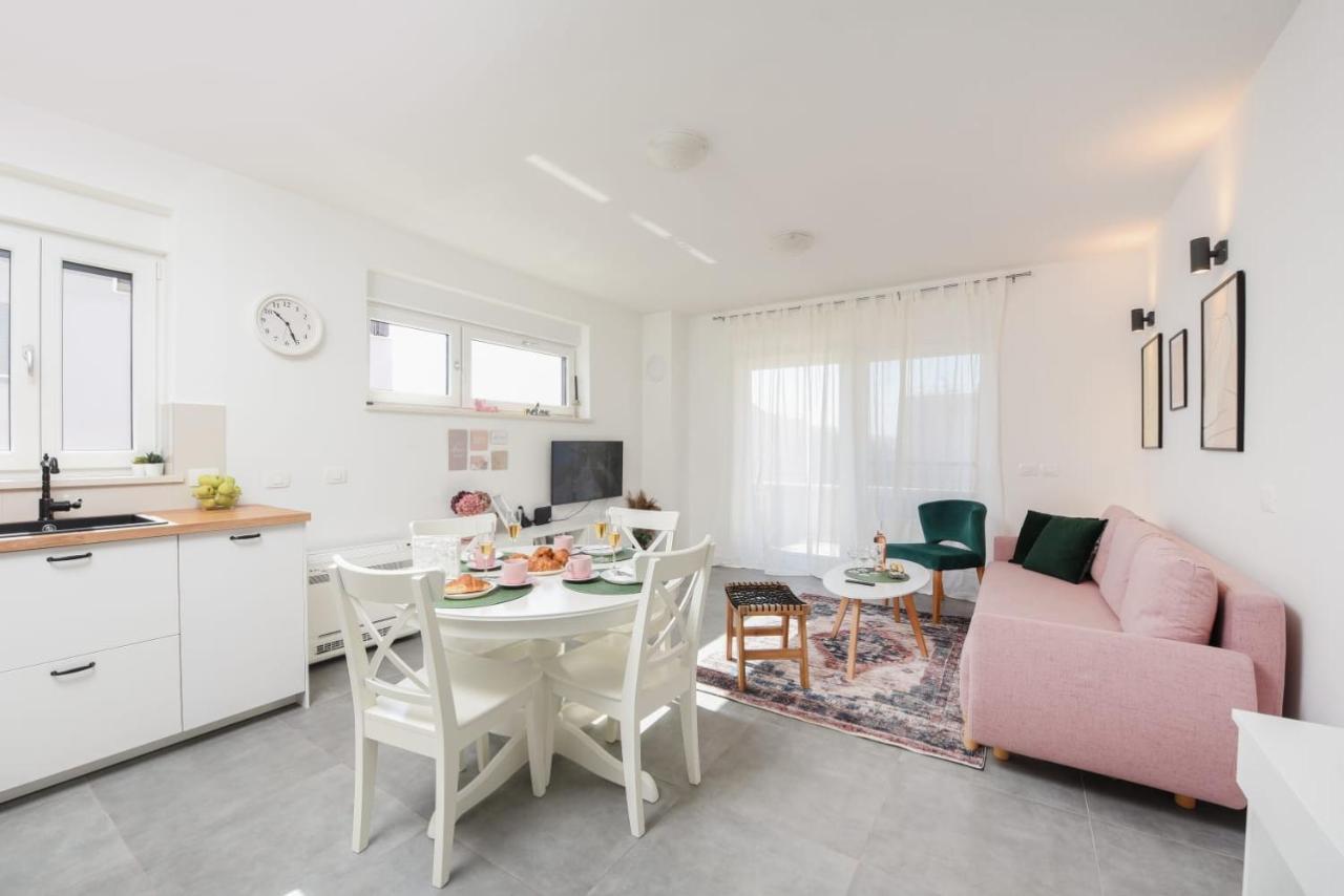 Novi Apartman Franka Appartement Zadar Buitenkant foto
