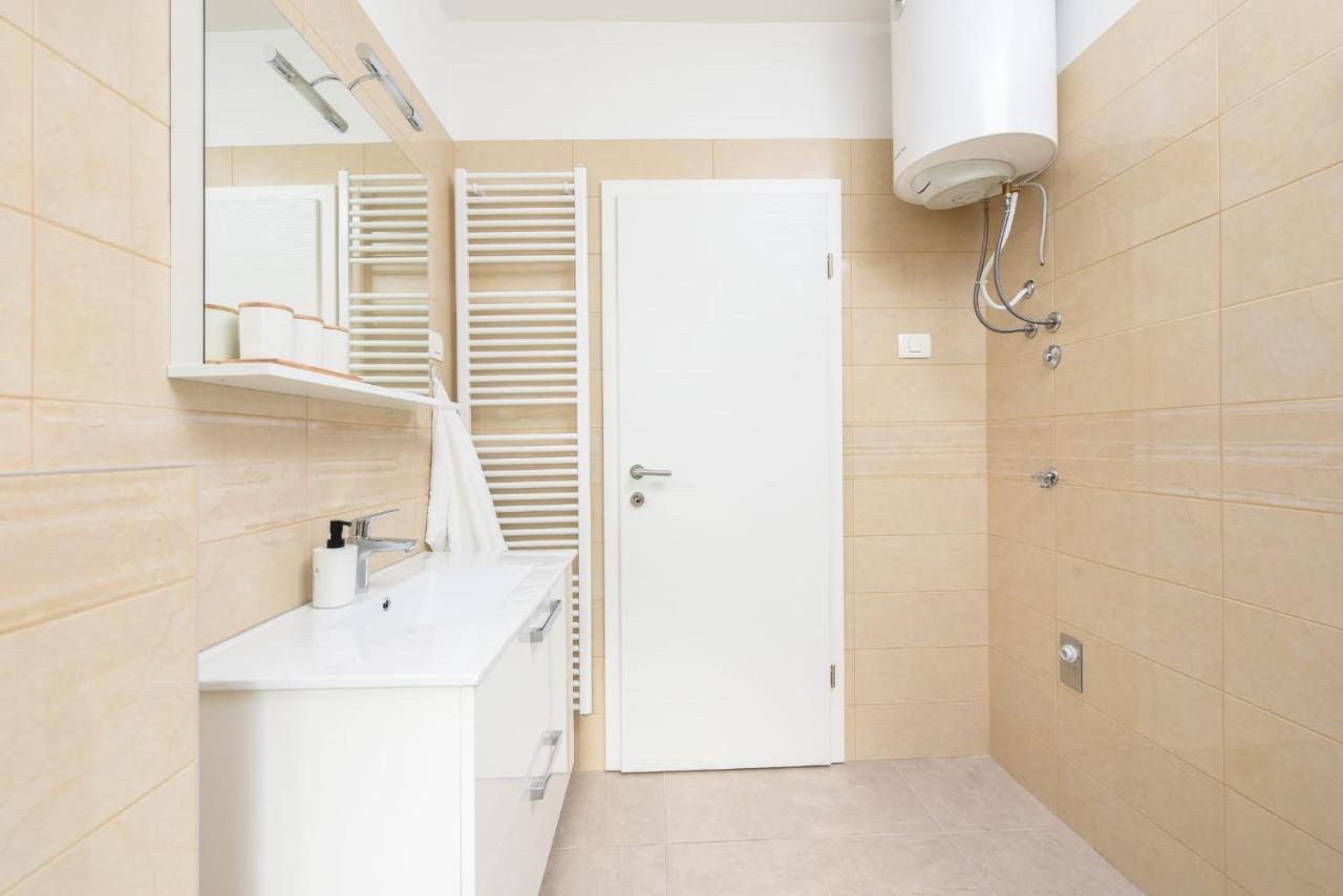 Novi Apartman Franka Appartement Zadar Buitenkant foto