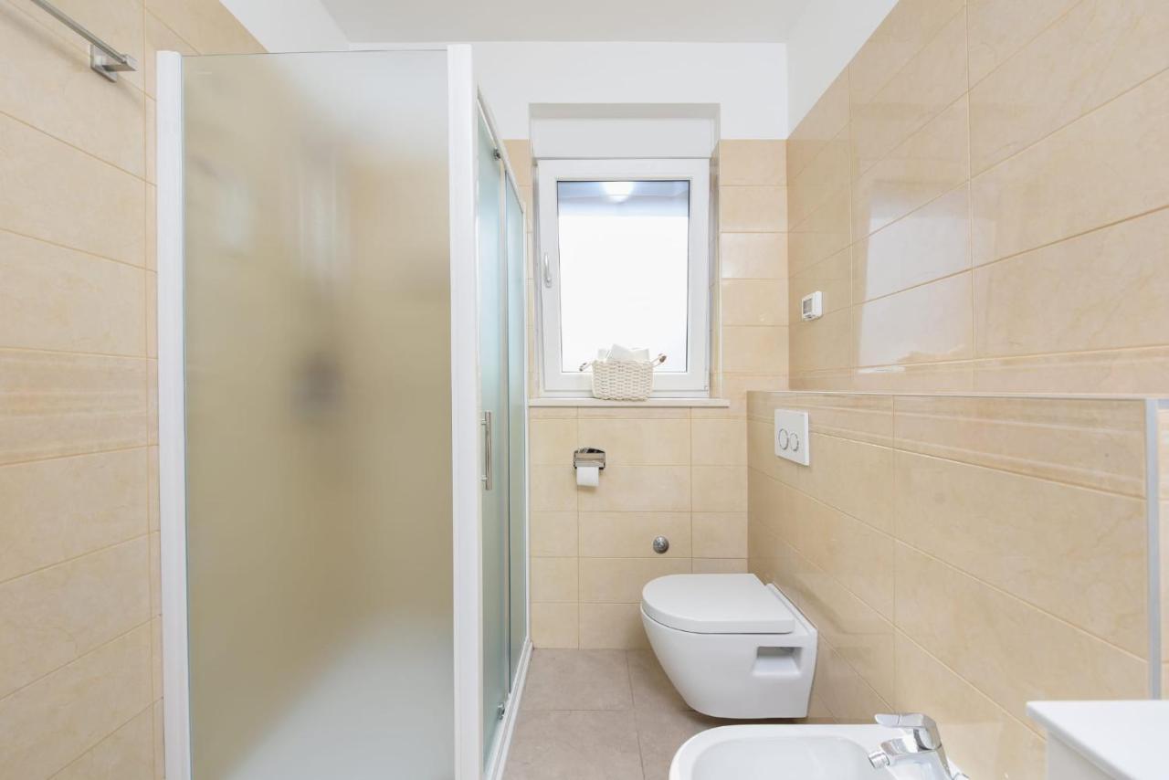 Novi Apartman Franka Appartement Zadar Buitenkant foto