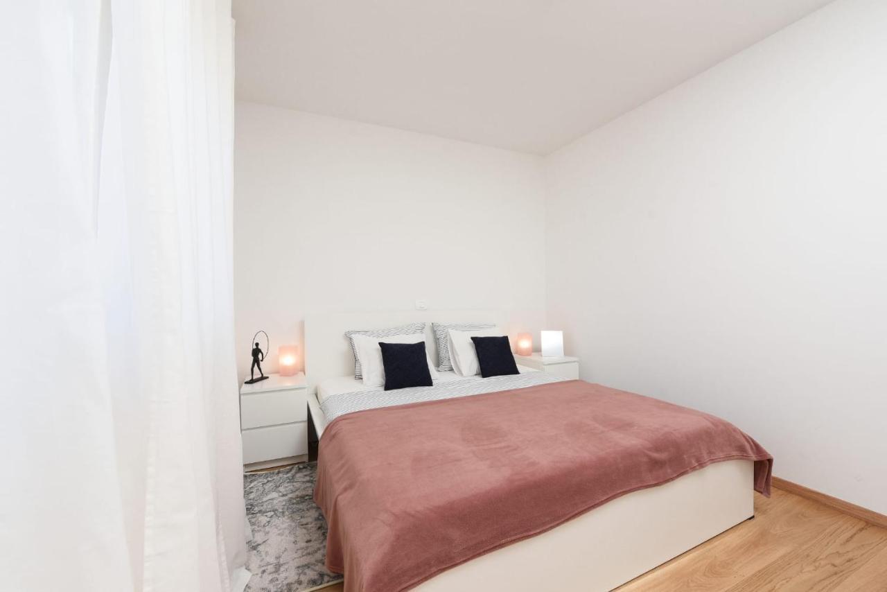 Novi Apartman Franka Appartement Zadar Buitenkant foto